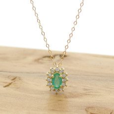 Pingente com Esmeralda e 12 Diamantes, em Ouro Amarelo 18 Kilates